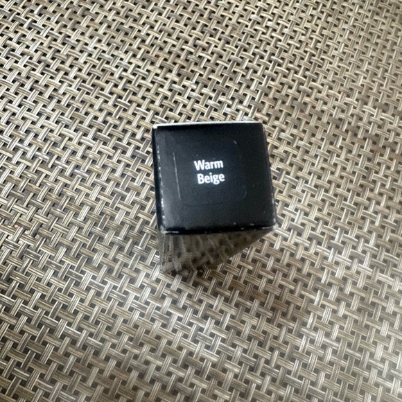 Bobbi Brown Black Skin Concealer Stick- Warm Beige - Picture 2 of 2